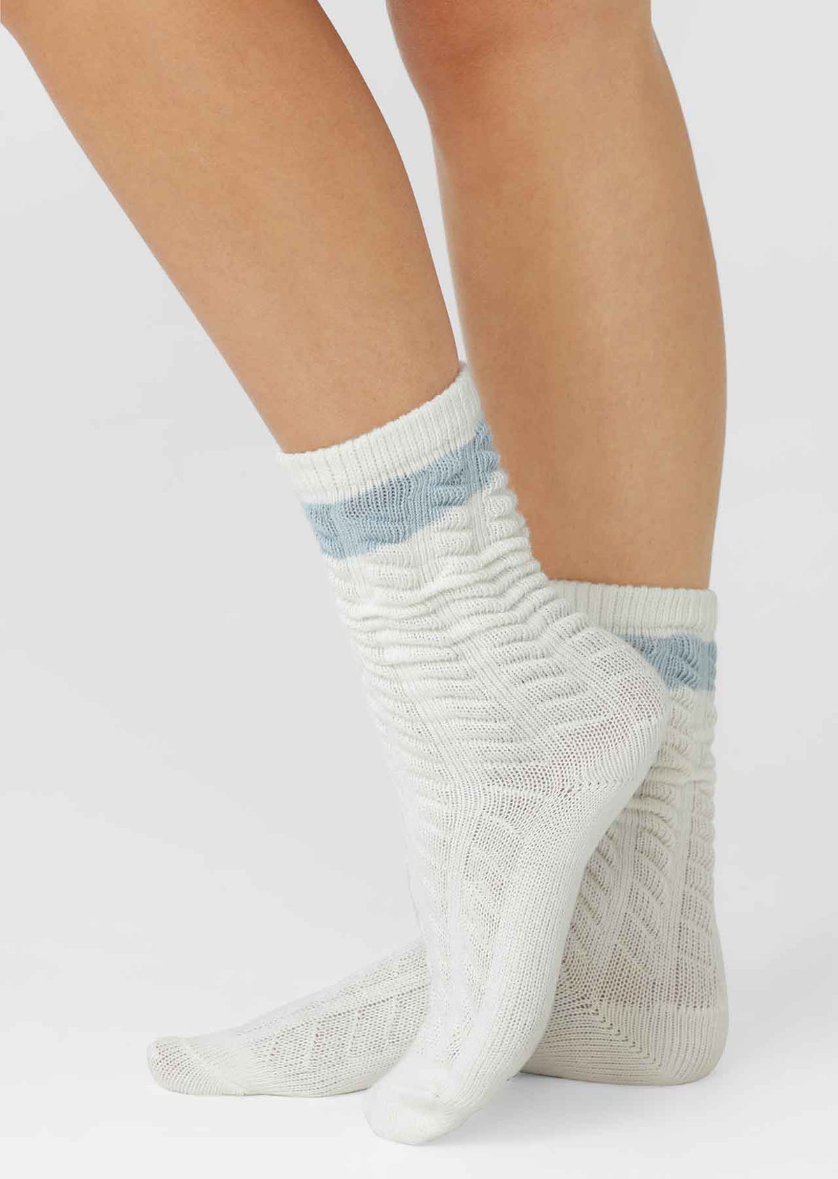 LJ Cable Knit Scrunch Socks
