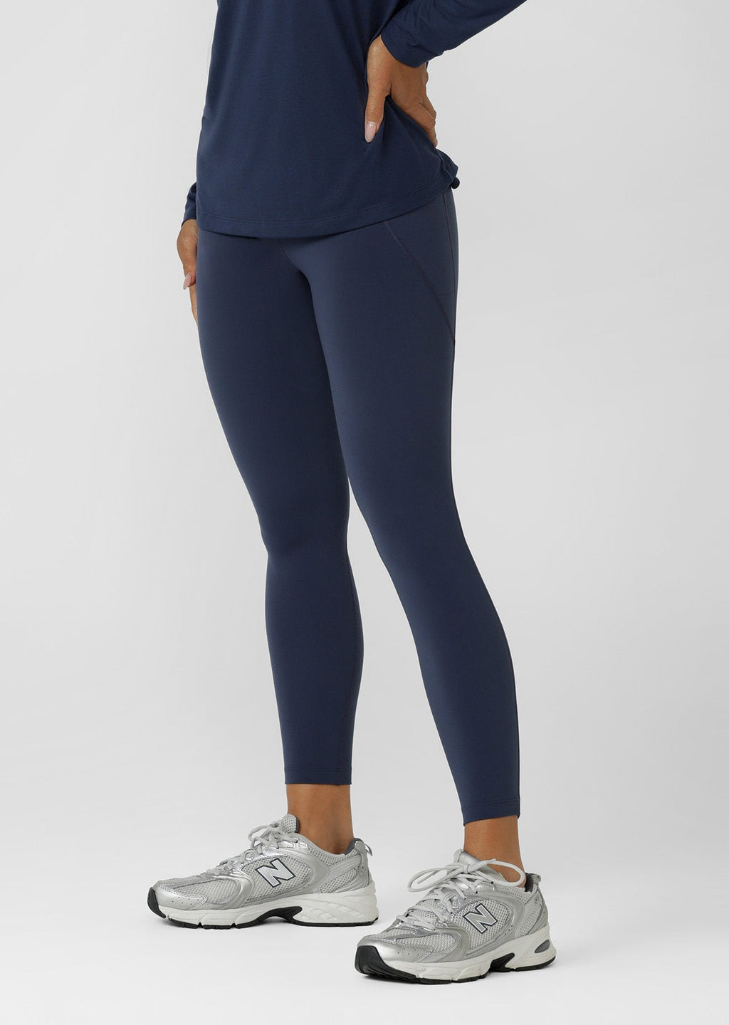Amy No Chafe Phone Pocket Ankle Biter Leggings