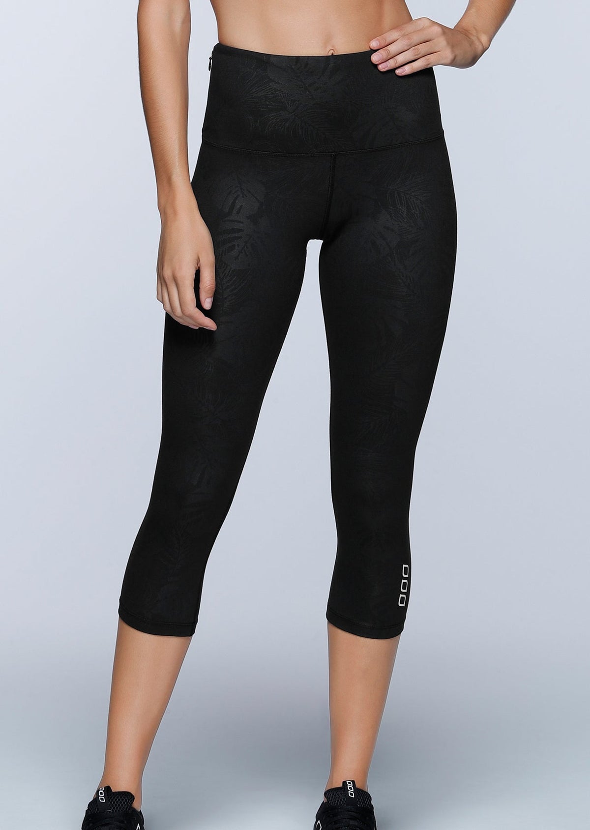 Black Luxe Palm 7/8 Tight