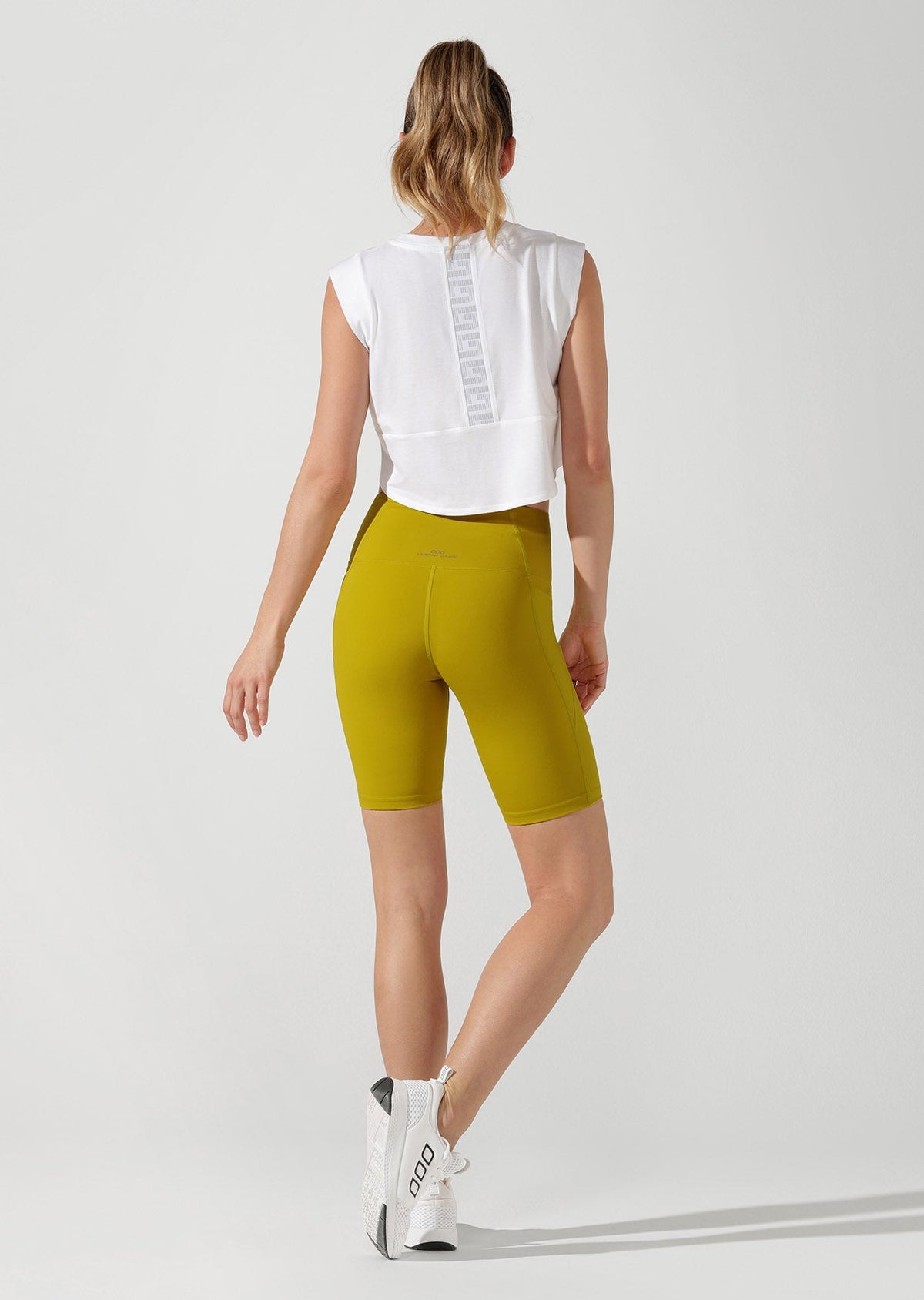 Move Easy Cropped Tank